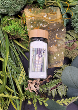 Load image into Gallery viewer, Lemongrass and Sandalwood Bath Salts 4oz Glass jar