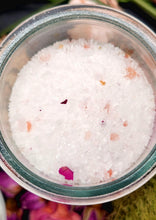 Load image into Gallery viewer, Jasmine and Bergamot Salt Close up